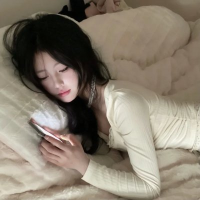 夜晚的水母不会游泳